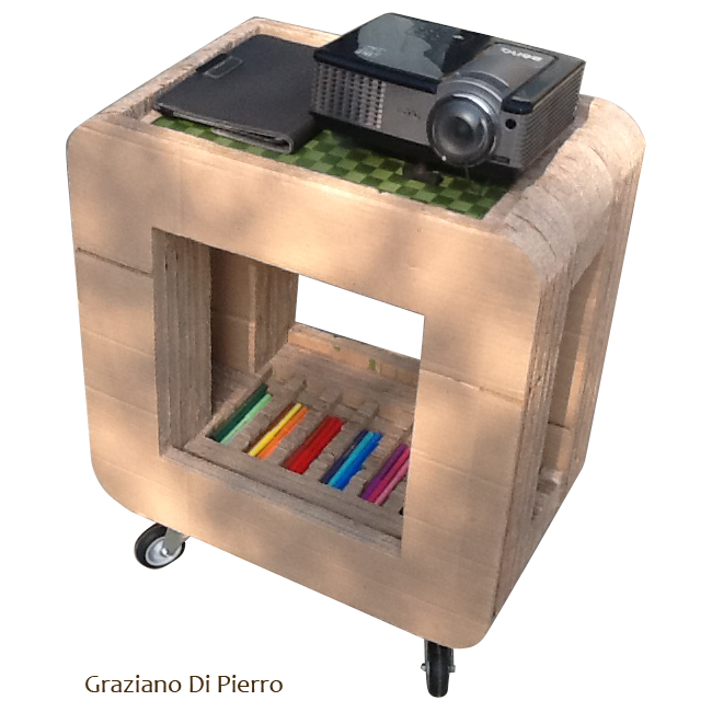 carrello senza scritta, vista frontale con proiettore e tablet foto del carrello senza scritta, vista frontale con proiettore e tablet su tappetino