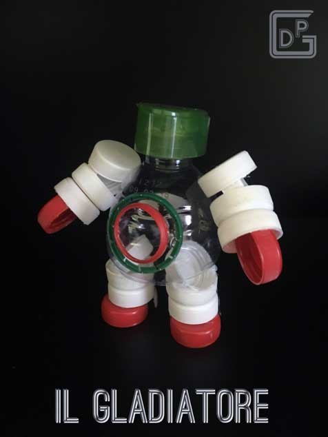 Gladiatore: tappo e bottiglia in plastica