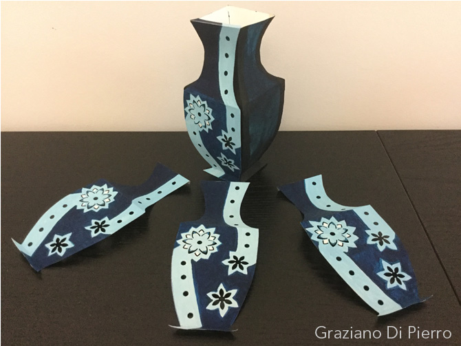vaso blu con le 4 facce